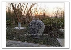 《石头花钵小品》/ 武汉市东湖绿道 / 卵石 水泥
